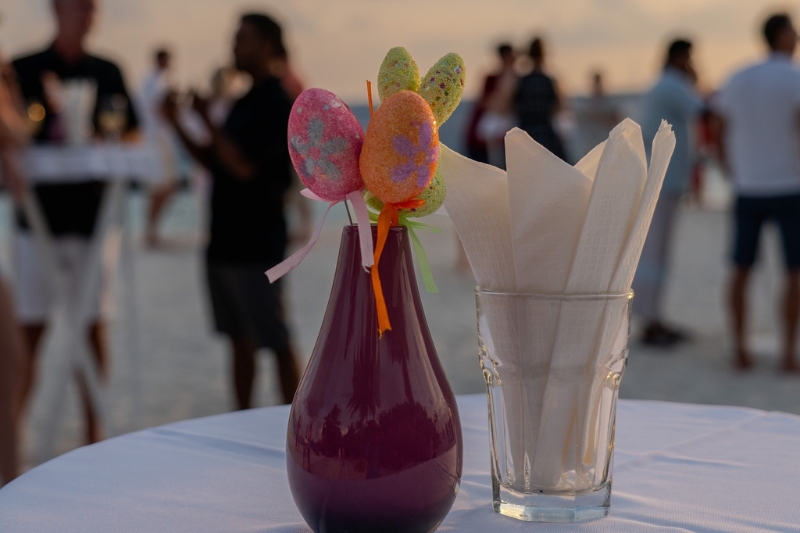 Easter Coacktails - Barefoort, on the beach